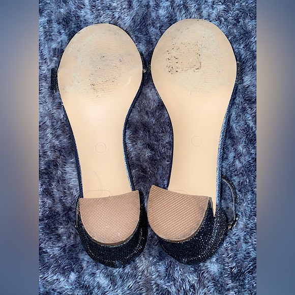 DB Studio Thin Ankle Strap Block Heel Sandals - Picture 6 of 6